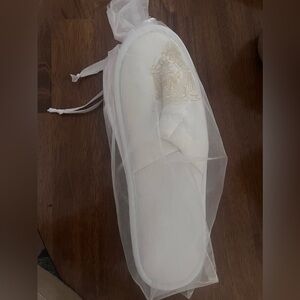 Beverly Hills Hotel Women’s Bath Slippers never used from hotel